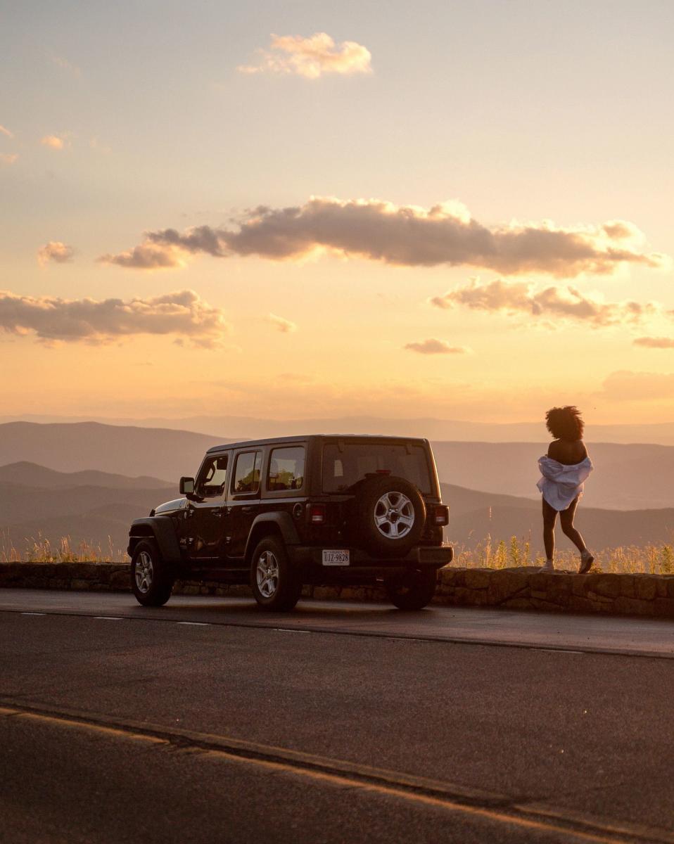 Explore the breathtaking landscapes of Virginia through its scenic drives and byways.